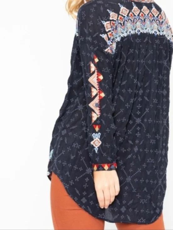 Jonny Was Embroidered Gina Long Sleeve Blouse Tubic In Black - Picture 5 of 14